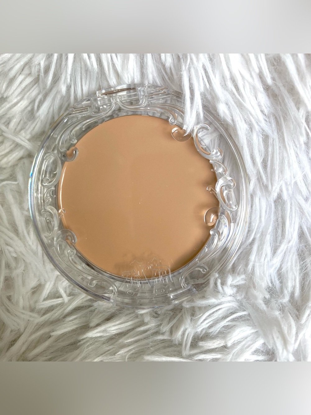 KVD - Foundation - Picture 4 of 9